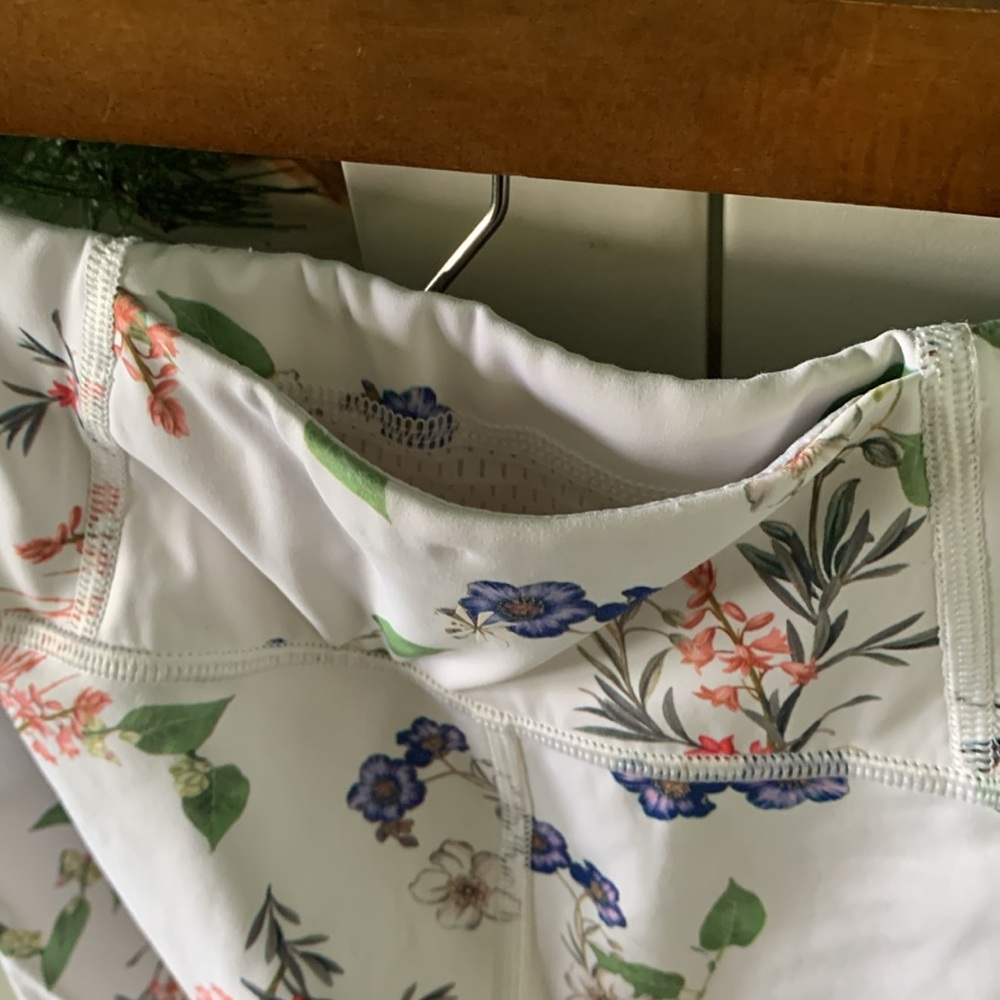 Athleta sz S Floral Leggings like new! - Picture 8 of 10